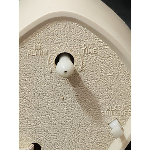 VINTAGE Toastmaster Ingraham ELECTRIC ALARM CLOCK white diamond shaped face MCM - Picture 8 of 10